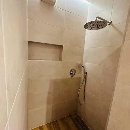 Kerkira Pub&restaurant * Velke Ulany