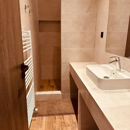 Kerkira Pub&restaurant * Velke Ulany