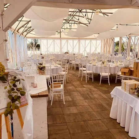 民宿 Kerkira Pub&restaurant Velke Ulany