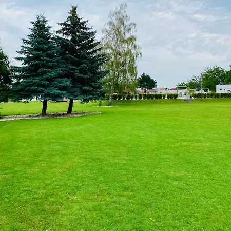 Δωμάτια σε οικογενειακή κατοικία Kerkira Pub&restaurant Velke Ulany