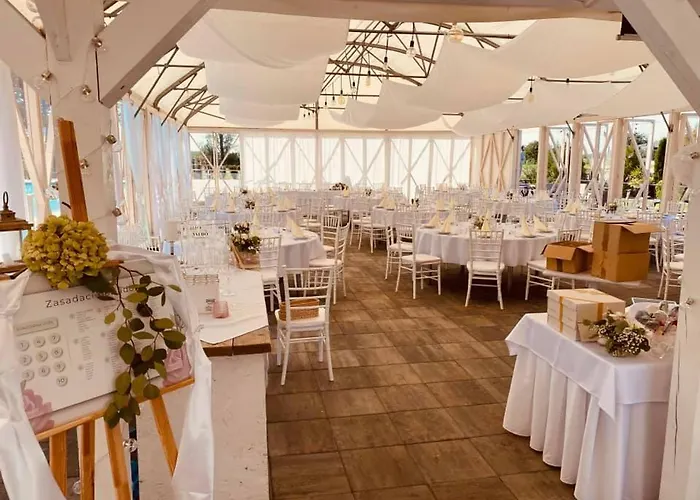 Δωμάτια σε οικογενειακή κατοικία Kerkira Pub&restaurant Velke Ulany